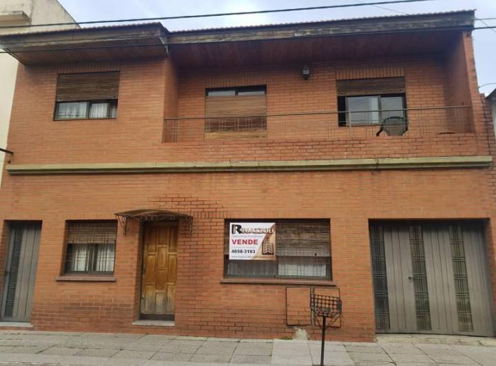 Casa · 210m² · 3 Dormitorios · 1 Cochera