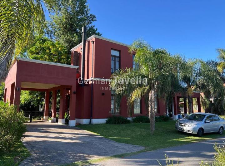 Casa · 265m² · 4 Ambientes · 1 Cochera