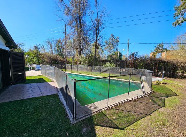 Casa · 200m² · 4 Ambientes · 3 Cocheras