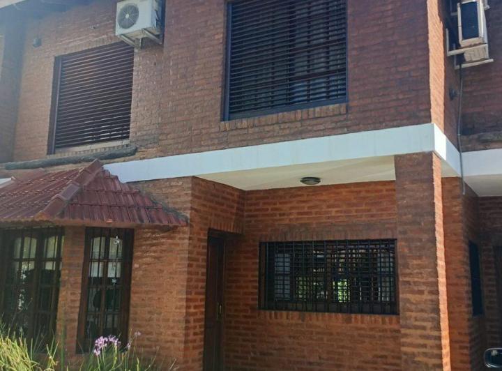 Casa · 203m² · 4 Ambientes · 1 Cochera