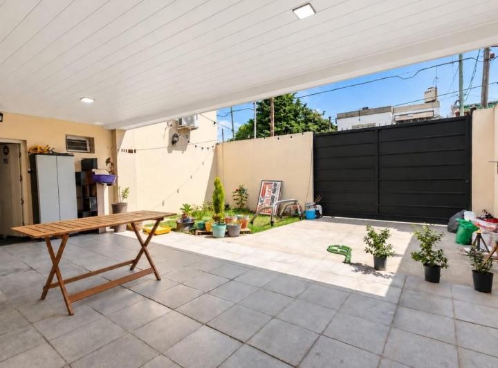 Casa · 1m² · 5 Ambientes · 1 Cochera