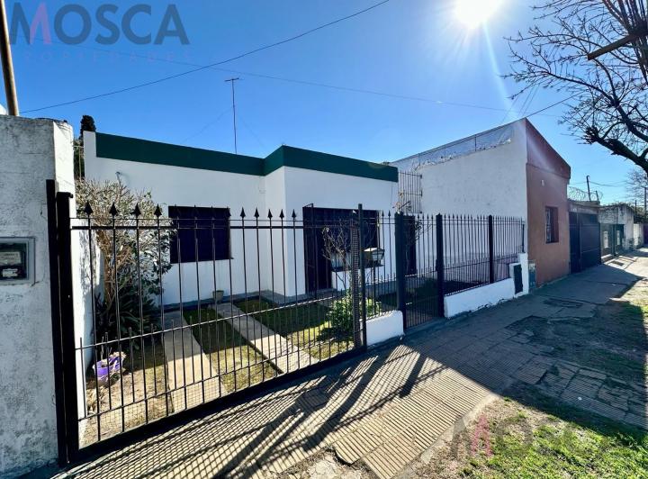 Casa · 60m² · 4 Ambientes · 1 Cochera