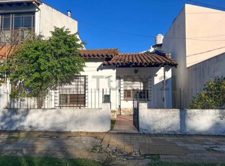 Casa · 43m² · 3 Ambientes · 1 Cochera