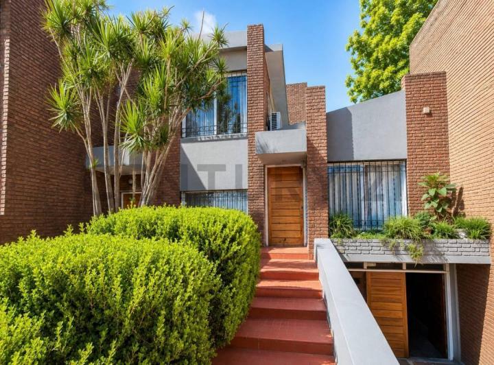 Casa · 260m² · 4 Ambientes