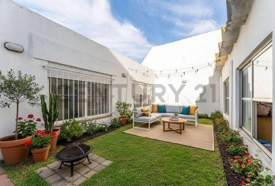 Casa · 180m² · 4 Ambientes · 1 Cochera