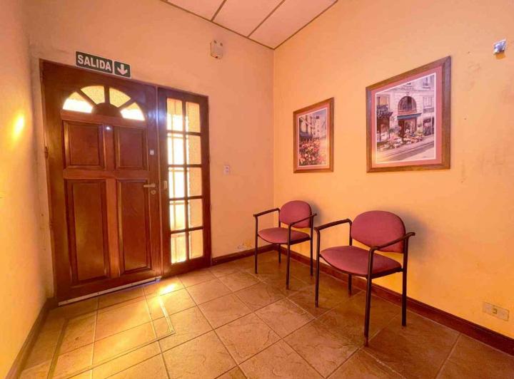 Casa · 135m² · 6 Ambientes · 2 Cocheras