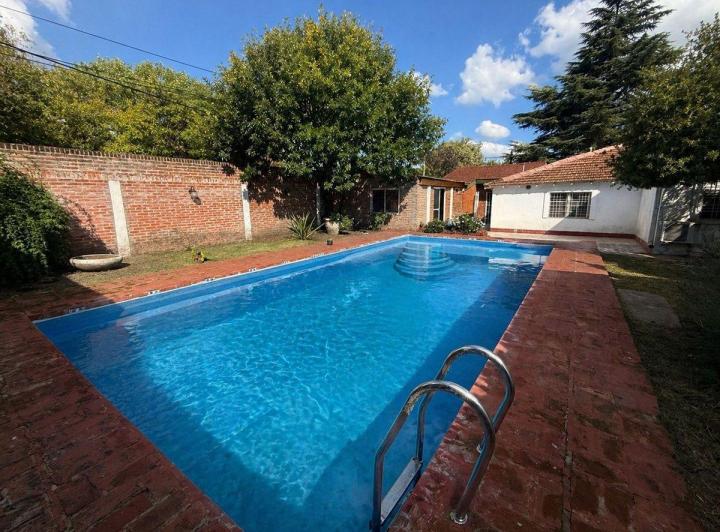 Casa · 176m² · 4 Ambientes · 2 Cocheras