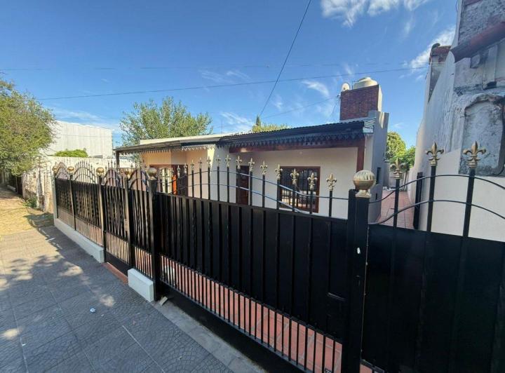 Casa · 95m² · 3 Ambientes · 1 Cochera