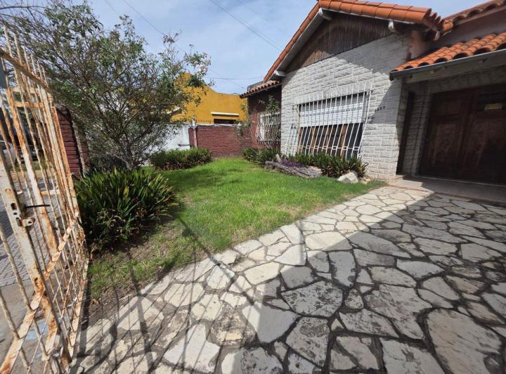 Casa · 150m² · 4 Ambientes · 1 Cochera