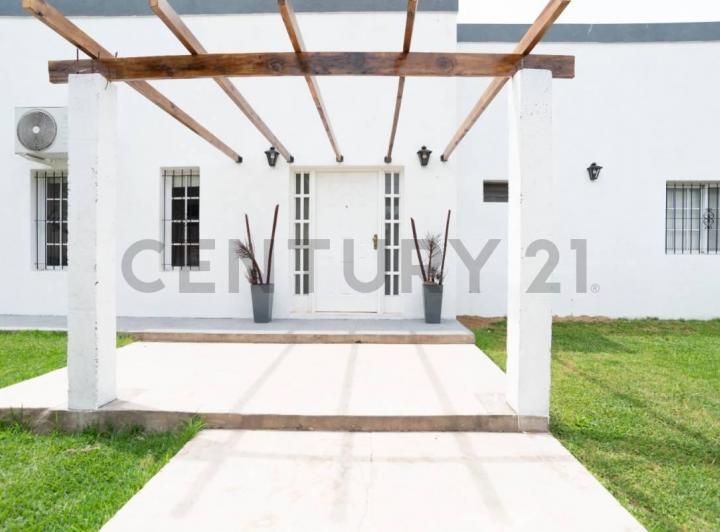 Casa · 293m² · 5 Ambientes · 4 Cocheras