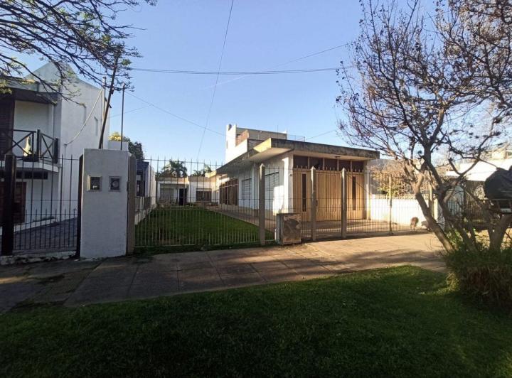 Casa · 147m² · 4 Ambientes · 3 Cocheras