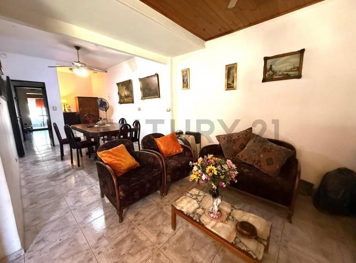 Casa · 175m² · 4 Ambientes · 3 Cocheras