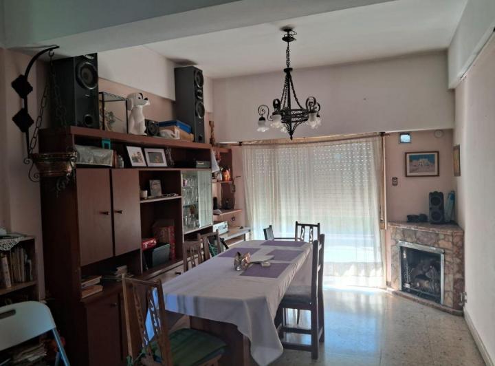 Casa · 180m² · 4 Ambientes · 1 Cochera