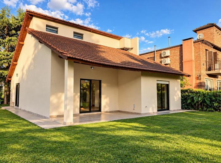 Casa · 135m² · 4 Ambientes · 1 Cochera