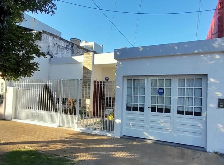 Casa · 150m² · 3 Ambientes · 1 Cochera