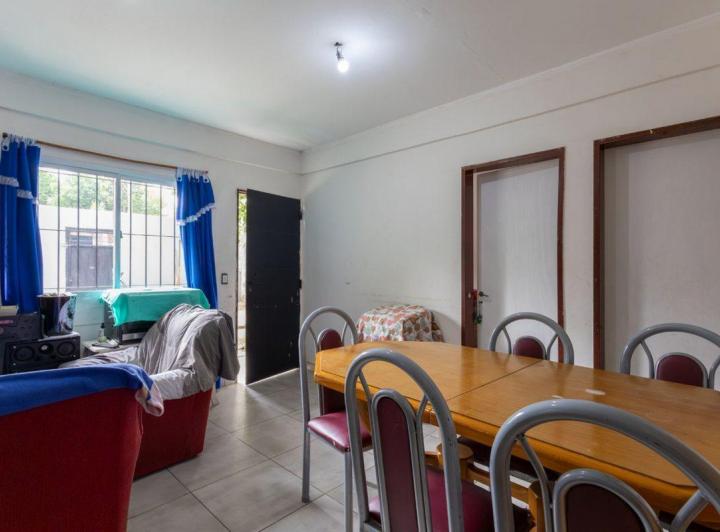 Casa · 254m² · 5 Ambientes · 2 Cocheras