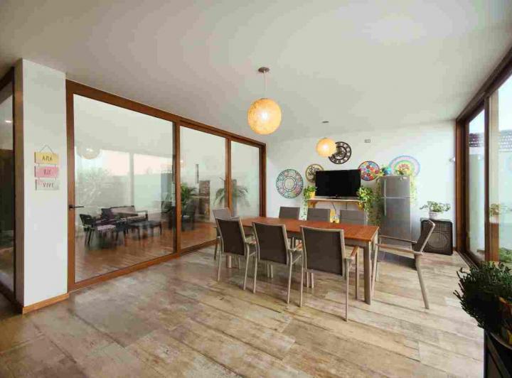 Casa · 240m² · 4 Ambientes · 2 Cocheras