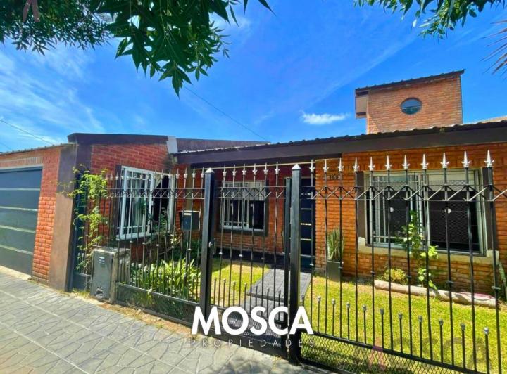 Casa · 500m² · 5 Ambientes · 2 Cocheras