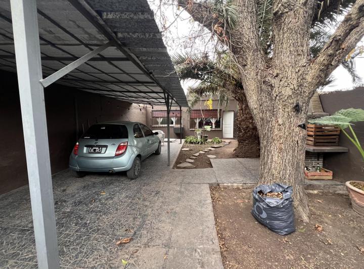 Casa · 90m² · 3 Ambientes · 3 Cocheras