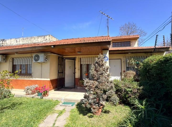 Casa · 140m² · 5 Ambientes · 1 Cochera
