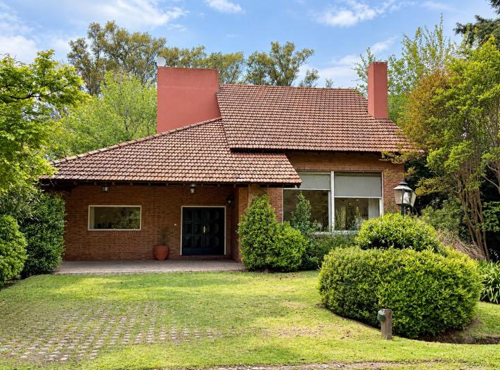 Casa · 10m² · 1 Ambiente · 1 Cochera
