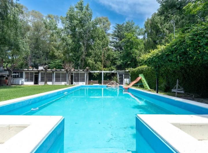 Casa · 300m² · 5 Ambientes