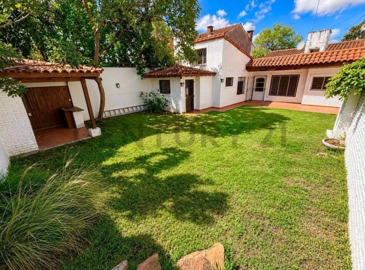 Casa · 161m² · 5 Ambientes · 3 Cocheras