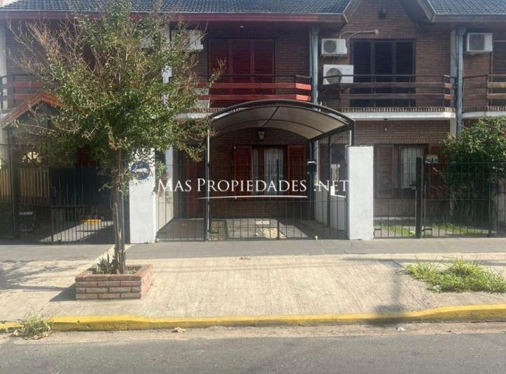 Casa · 81m² · 3 Ambientes · 1 Cochera