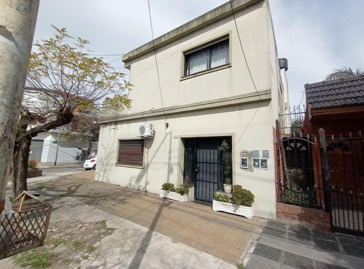Casa · 177m² · 6 Ambientes · 3 Cocheras