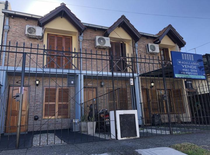 Casa · 73m² · 4 Ambientes · 1 Cochera