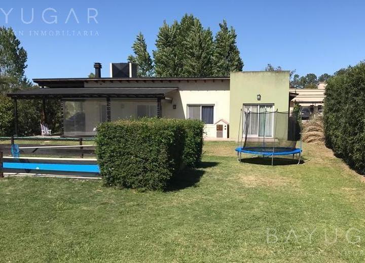 Casa · 128m² · 4 Ambientes · 5 Cocheras