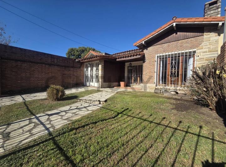 Casa · 125m² · 5 Ambientes · 2 Cocheras
