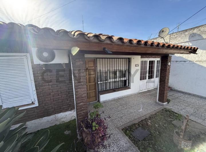 Casa · 130m² · 3 Ambientes · 2 Cocheras