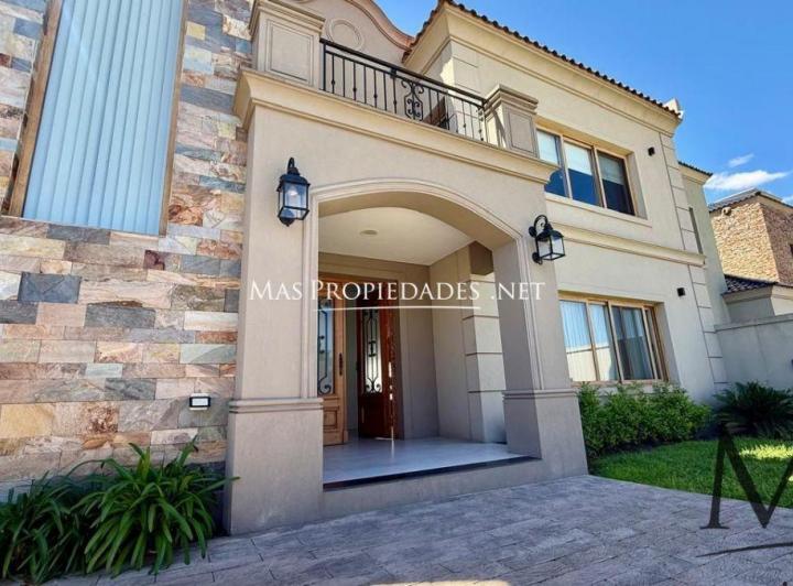 Casa · 410m² · 6 Ambientes · 3 Cocheras