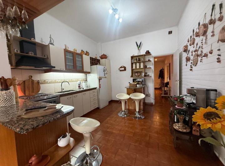 Casa · 200m² · 4 Ambientes · 2 Cocheras