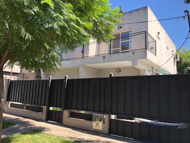 Casa · 165m² · 5 Ambientes · 2 Cocheras