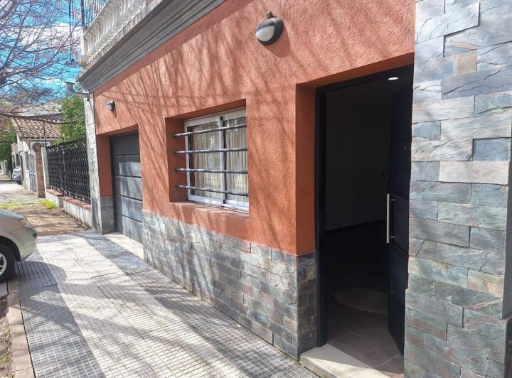 Casa · 80m² · 3 Ambientes · 1 Cochera