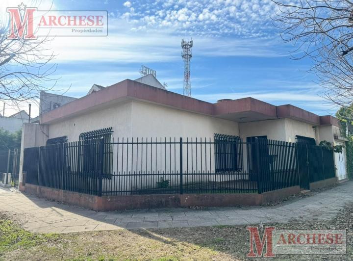 Casa · 190m² · 4 Ambientes · 1 Cochera