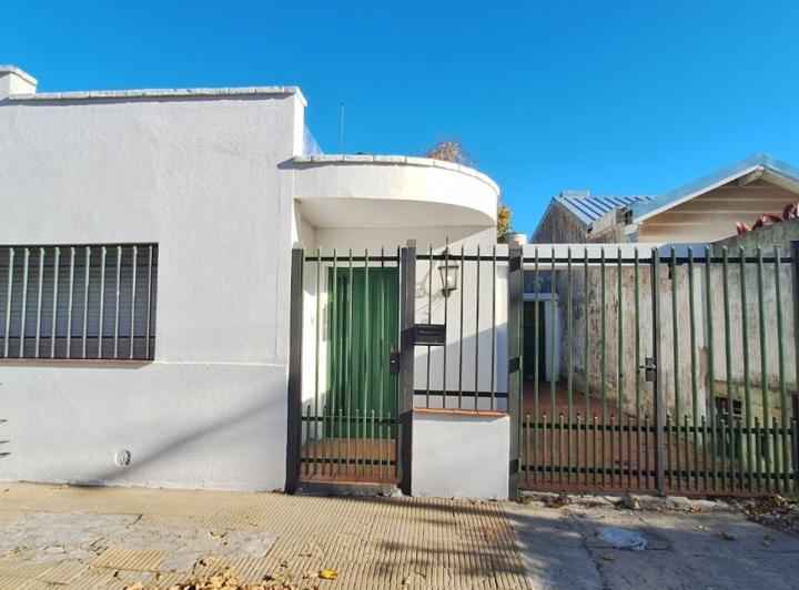 Casa · 82m² · 3 Ambientes · 1 Cochera