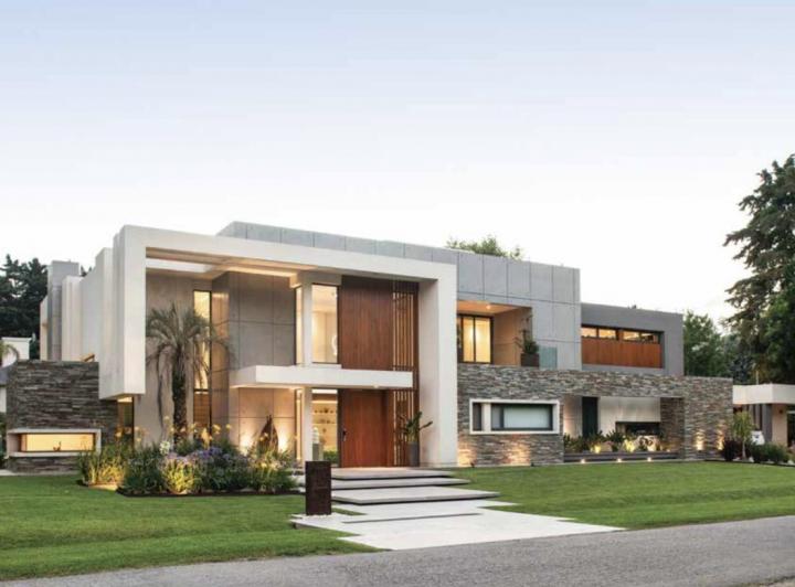Casa · 685m² · 4 Dormitorios · 2 Cocheras