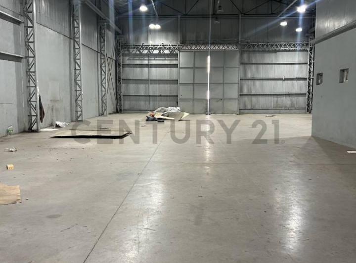 Bodega-Galpón · 700m² · 6 Cocheras