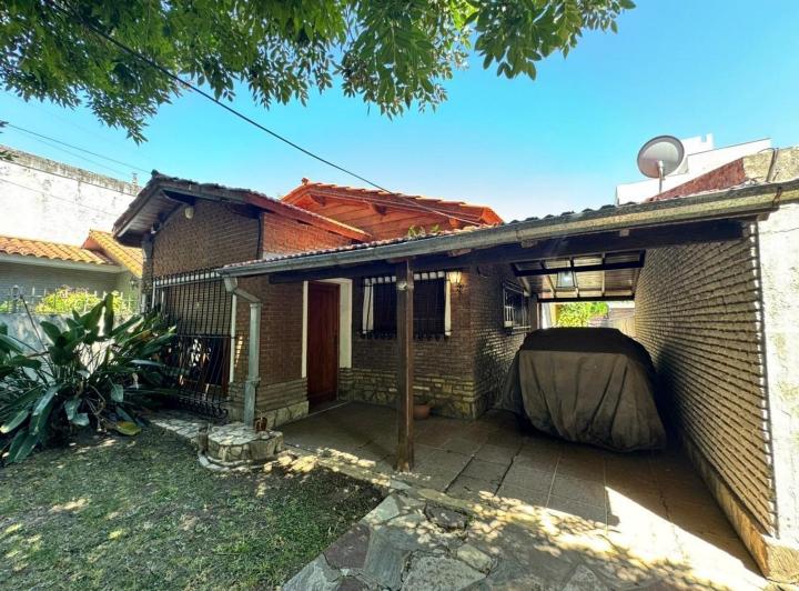 Casa · 126m² · 4 Ambientes · 2 Cocheras