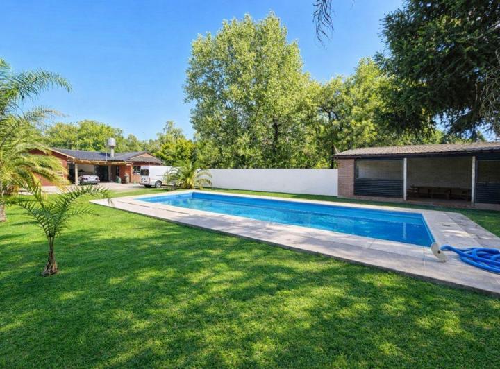 Casa · 193m² · 3 Ambientes · 2 Cocheras