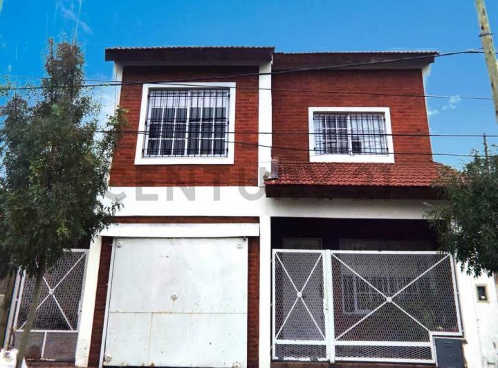 Casa · 179m² · 7 Ambientes · 1 Cochera