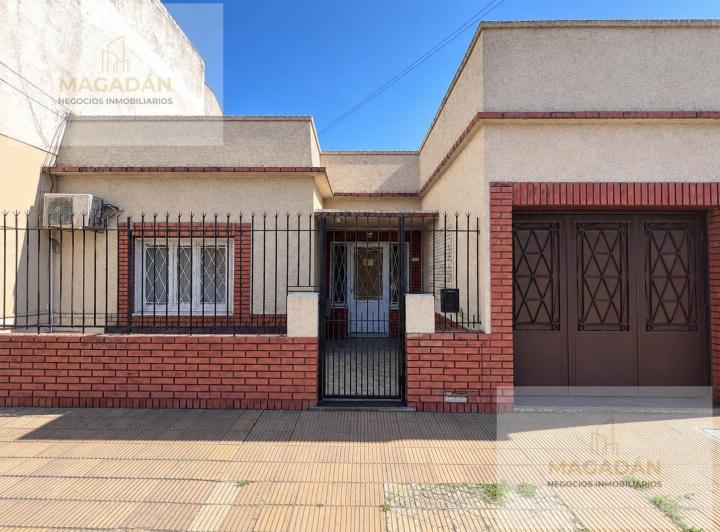 Casa · 198m² · 3 Ambientes · 1 Cochera