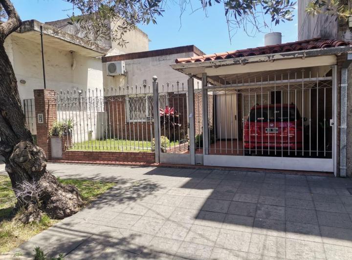 Casa · 170m² · 6 Ambientes · 1 Cochera