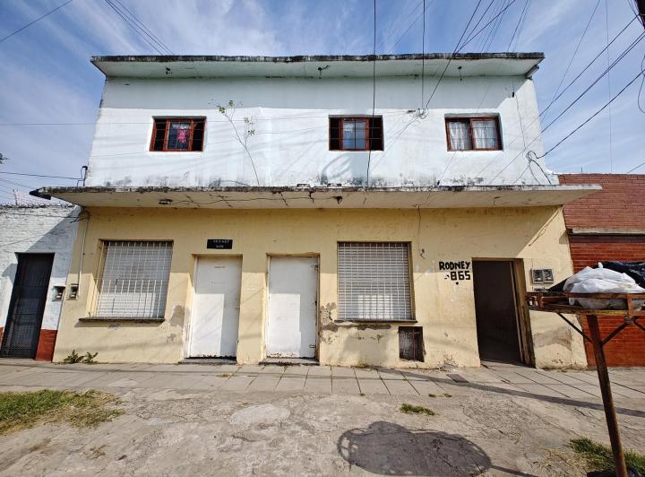 Casa · 486m² · 6 Dormitorios