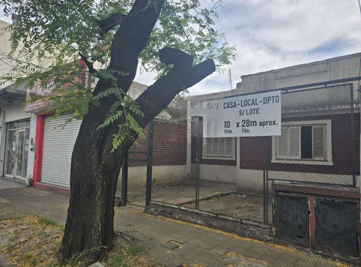 Terreno · 216m²