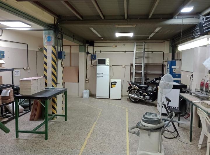 Local comercial · 300m² · 4 Ambientes · 2 Cocheras