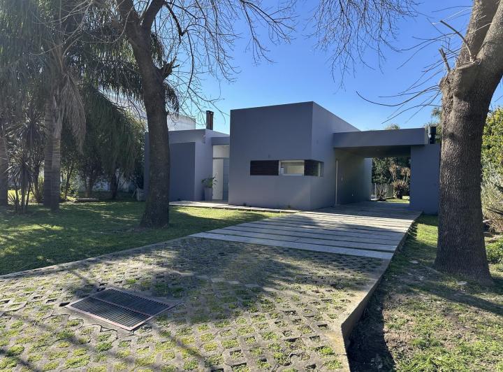 Casa · 137m² · 5 Ambientes · 5 Cocheras